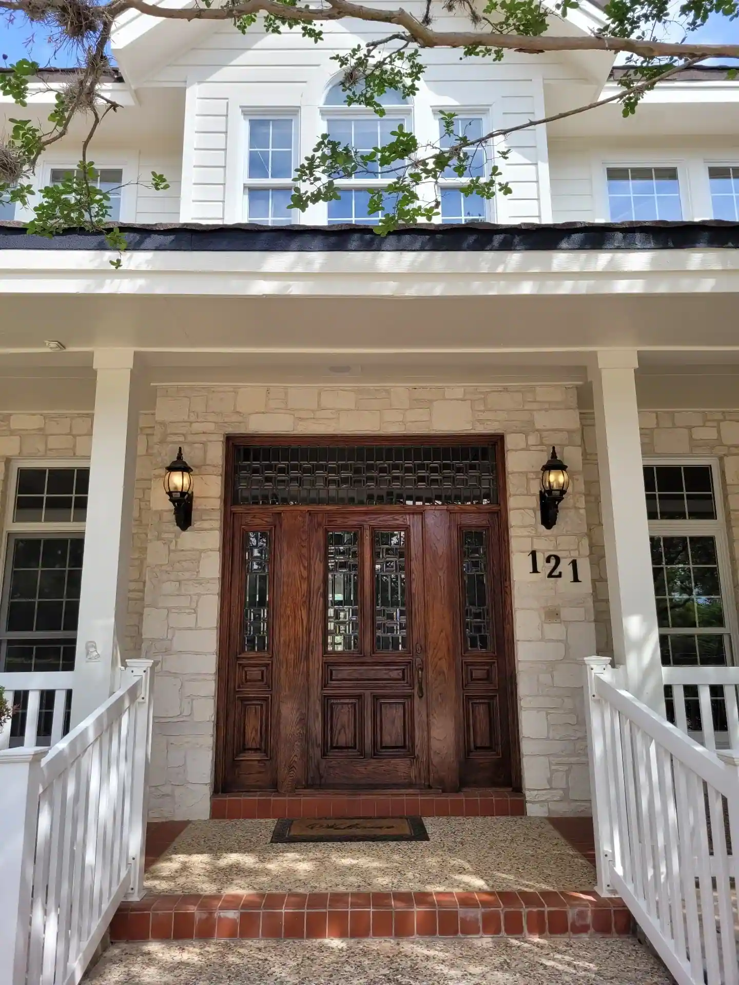 Fence staining in San Antonio